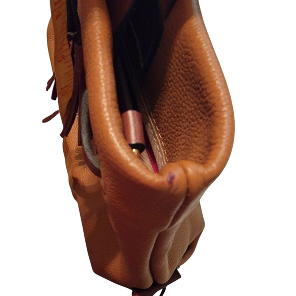 Euc Dooney & Bourke Leather Tote Bag. - Picture 8 of 8